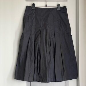 OLSEN Elegant Black incadenscent Pleated Skirt